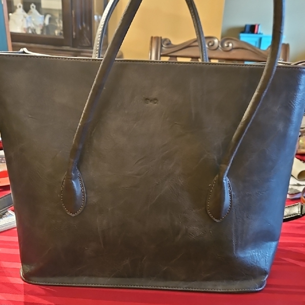 Elegant Black Leather Tote Bag